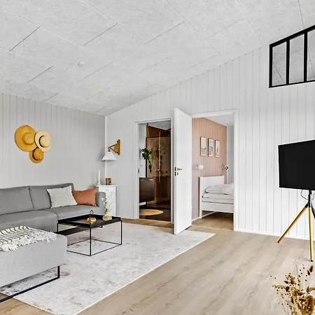 4 Bedroom Gorgeous In * Sjølund