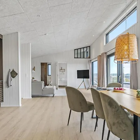 4 Bedroom Gorgeous In Sjølund