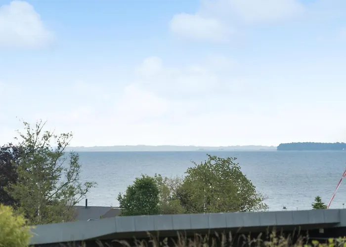 4 Bedroom Gorgeous In Сasa de vacaciones Sjolund